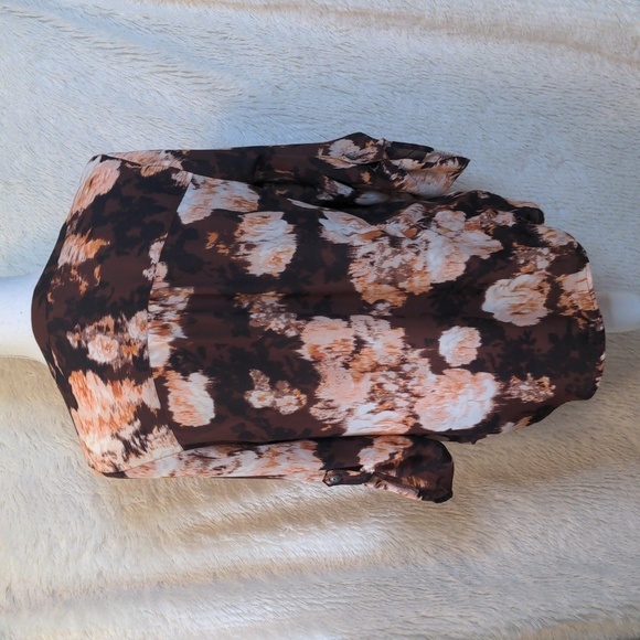 MAURICES PAINTED Burgundy Flower Patterned V-Neck Blouse Sz S - Picture 5 of 11